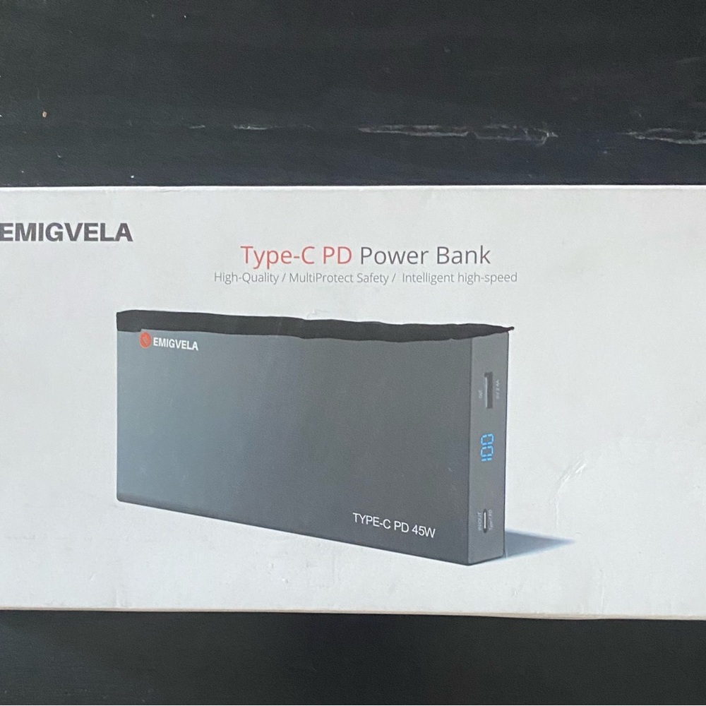 NWT-EMIGVELA Type-C PD Power Bank